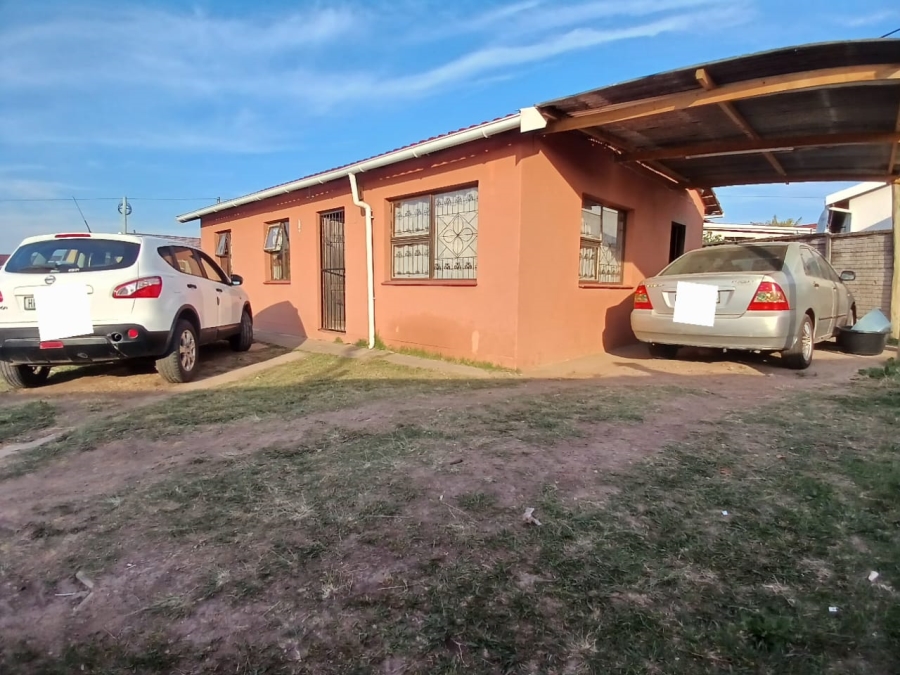3 Bedroom Property for Sale in Amalinda North Eastern Cape